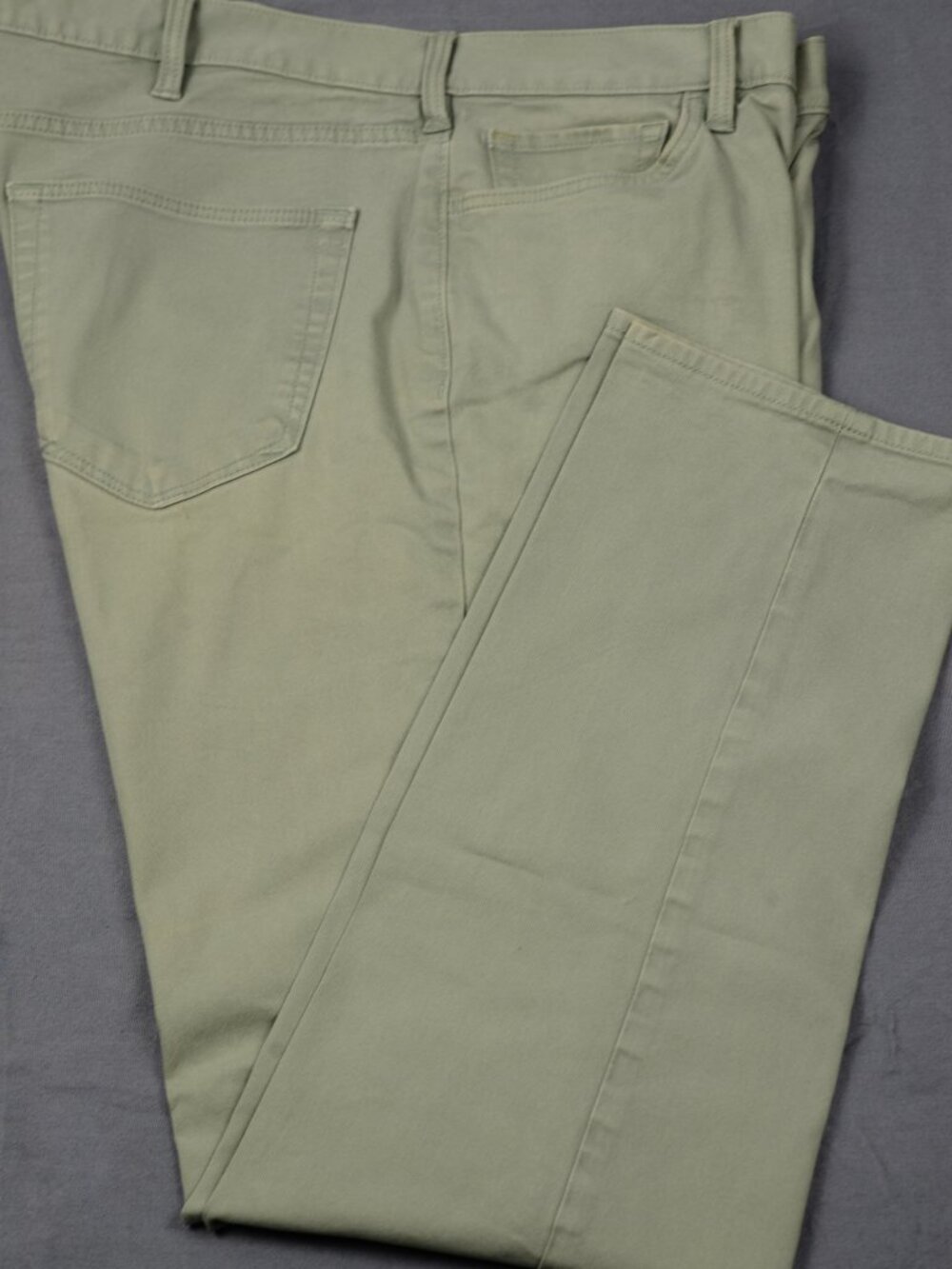 Banana Republic Athletic Tapered Twill Pants Sage Green 38x34